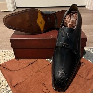 Mezlen navy size 12 M, men’s dress shoe